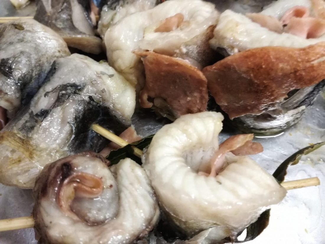 spiedini di anguilla mortadella e alloro ©Fraduefuochi