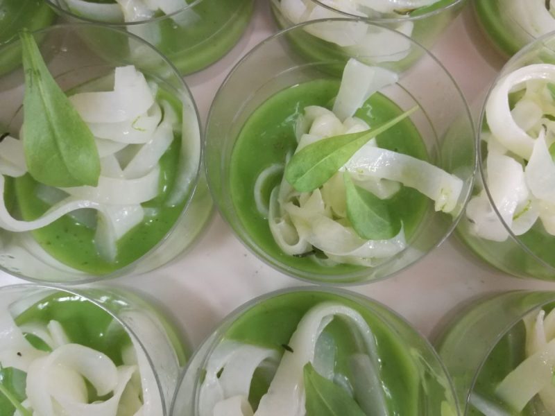 tagliatelle di calamari su crema di piselli ©Fraduefuochi