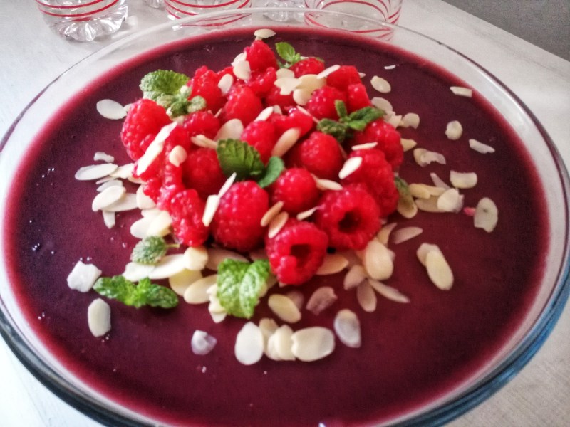 torta fredda di yogurt con gelatina di more ©Fraduefuochi