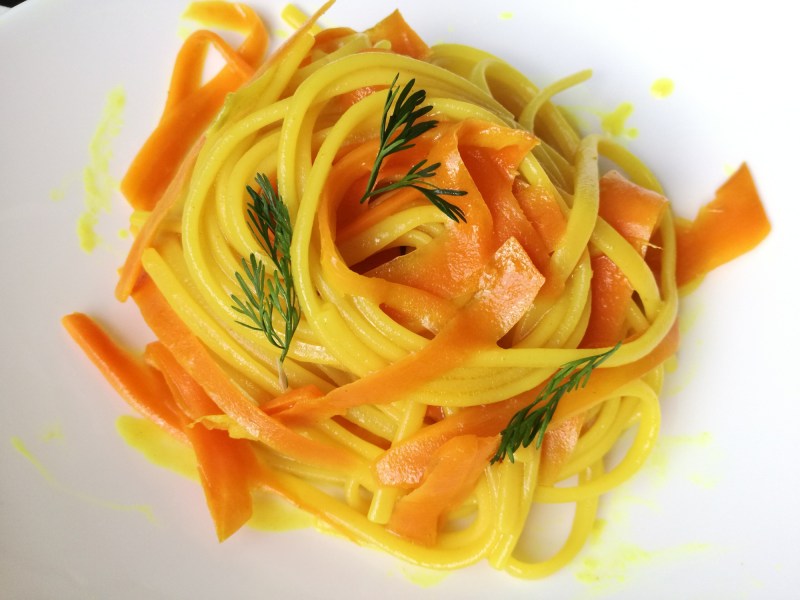 linguine con carote e curcuma