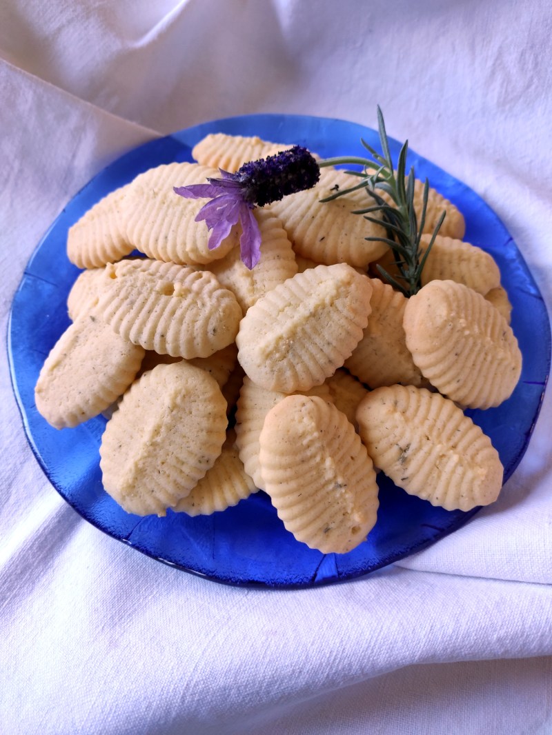 Biscotti alla lavanda