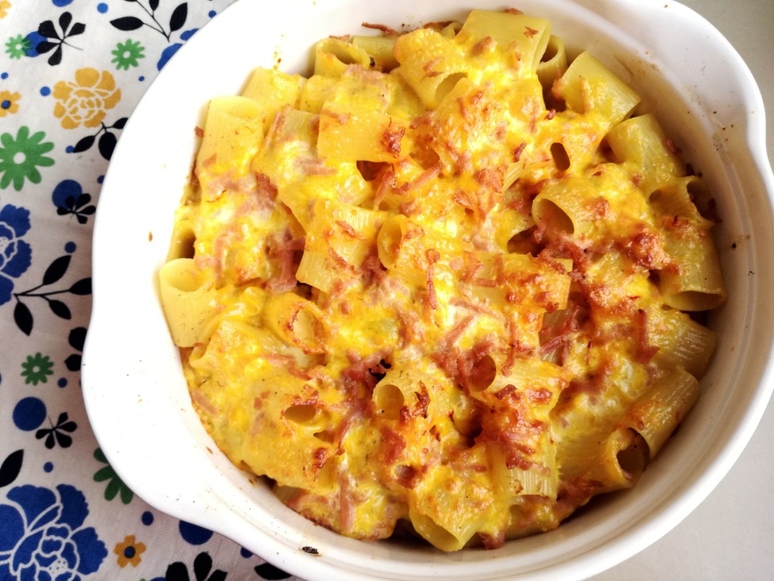 pasta al forno con mortadella zafferano e crema al parmigiano reggiano