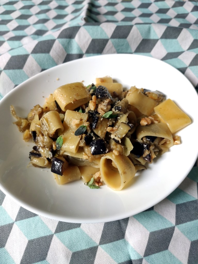 Calamarata melanzane e noci Fraduefuochi