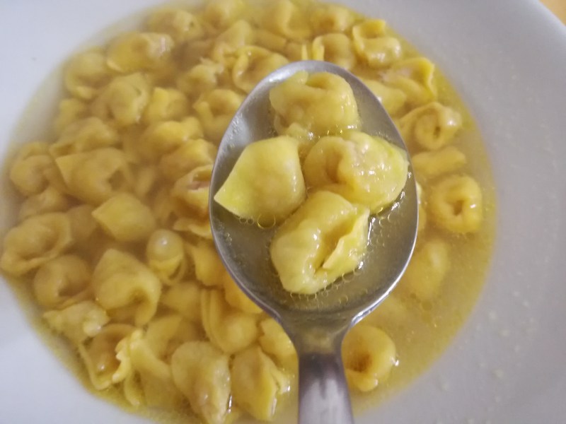 tortellini in brodo