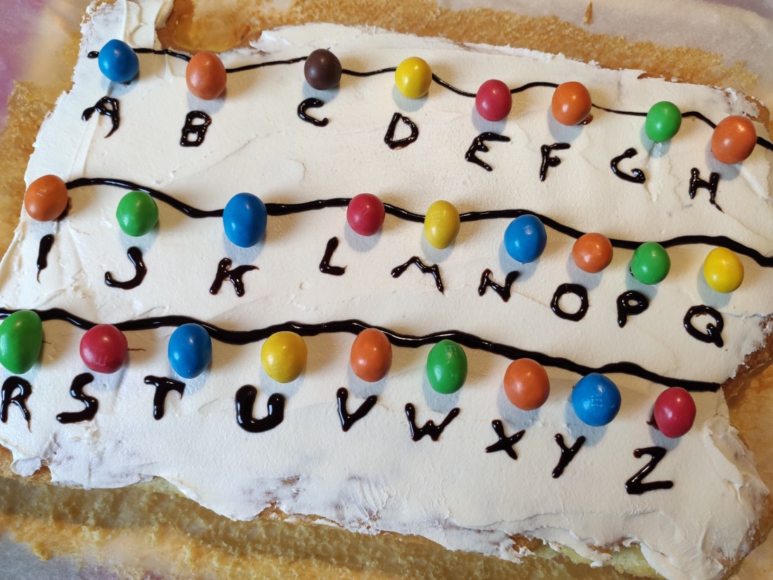 torta di compleanno Stranger Things