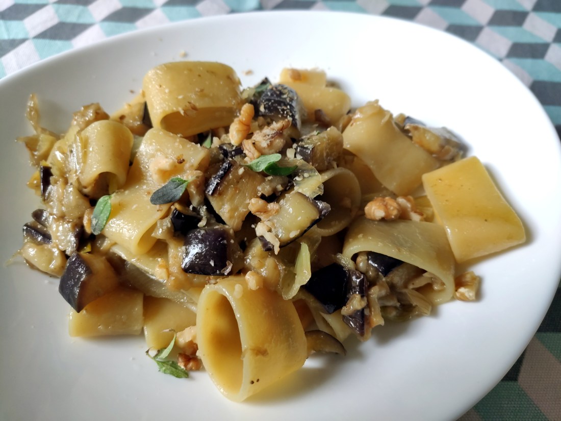 calamarata melanzane e noci 2 Fraduefuochi