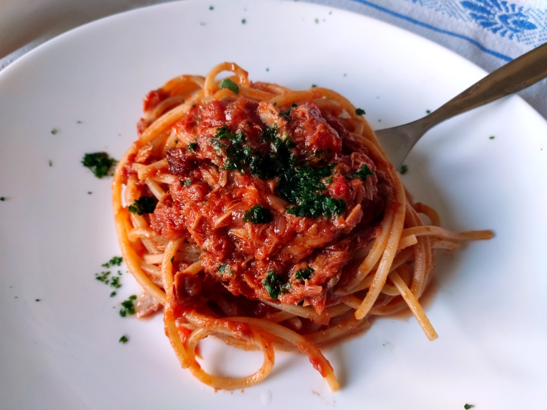 spaghetti al tonno alla bolognese