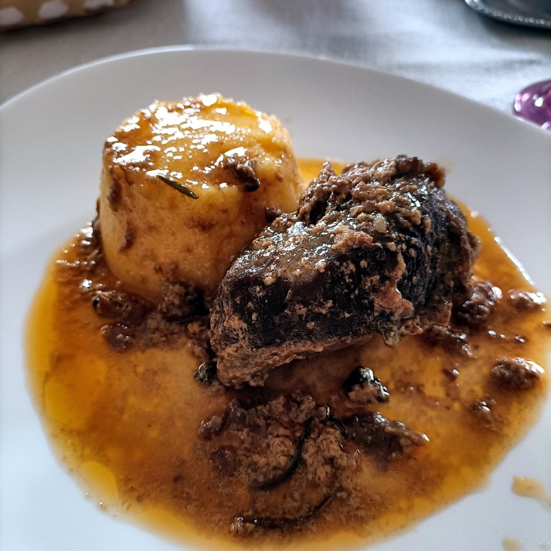 guance di maiale in umido