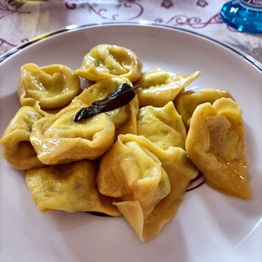 Tortelloni burro e salvia